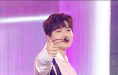 오늘자 뮤직센터 윙크