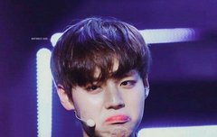 박지훈 머리 뭐가 젤 조아아앙???