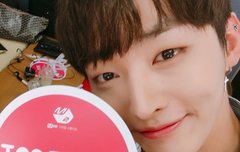 와 오늘 뮤뱅 천장샷 아니다