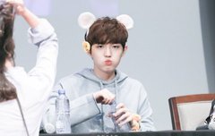 난 재환이 입이 너무 귀여워