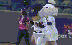 지애&미주, 시구/시타 영상 링크 및 움짤