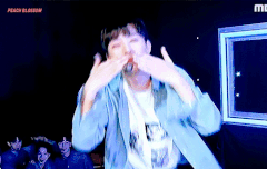 윤지성 손뽀뽀 최고야...