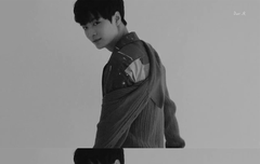 밑에 있는 더블@유