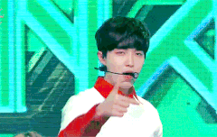 재환이는 파랑색이 찰떡이라고 생각했는데 ..