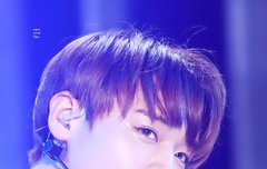 무대 위에서 박지훈은