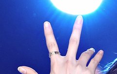 짼 손 너무 예쁘다