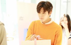 아침에 일어나서 민기 생각하는 삶...