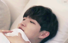 재환이 너무 사랑스러워