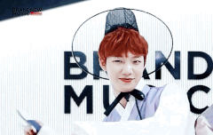 영민이 부채 펼 줄 모름 ㅋㅎㅎ