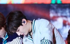 아진짜지성아요즘구렛나루자라더니얼굴왜이렇게열일해ㅠㅠㅠㅠㅠㅠㅠㅠㅠ