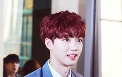 어느새데뷔한지한달된영민시~^^