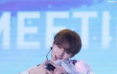 이 사진 씹덕 포인트가 너무 많아