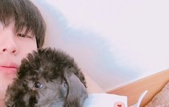 시월이 눈빛 주인 닮았다..