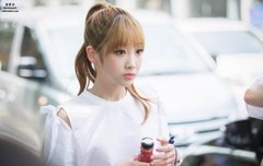 쟤 이뻐 쟤이뻐?