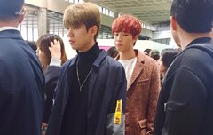 공항에서도 빛나네