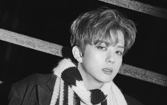 ...네... 흑백터치했다가..