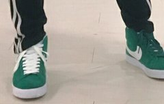 신발끈 다른것봐