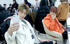 첫둘 데뷔 백일 축하해