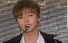 지후니 섹시포즈