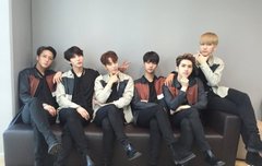 나 학연이처럼 동안이고 택운이처럼 미성이다