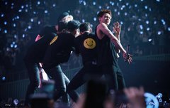 하이라이트 데뷔 3000일 ㅊㅋ