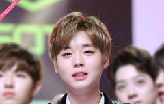 제복 입은 팽귄같아 ㅠㅠㅠ