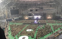 팬미팅 가는 이삐들!