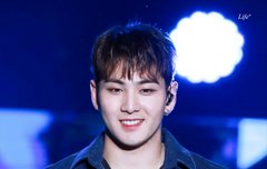 오랜만에 늦은동모닝~