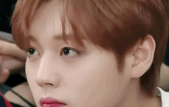 이 짤 뭔가 지훈이랑 눈 마주치는거같음ㅋㅋㅋㅋ