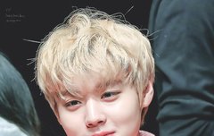 이렇게 쳐다보면 어떤 기분일까