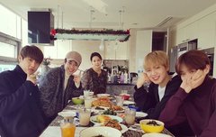 내일 티저 기다리묘❤️