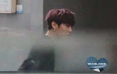 박 우 진 빨 간 머 리 했 다 !!!!!!!! 했따!!!!!!