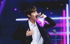 설탕-맨 핸드마이크 참새 ㄷㄷ