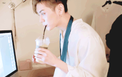 아니야 여기 안죽어써