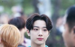 라이관린 갓꾸나 보자