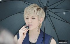 봄과 여름 사이의 민기