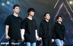 디스패치 단체사진