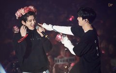 이거좀봐 바닥에눕게될걸