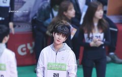 이 사진 윙크 예쁘다