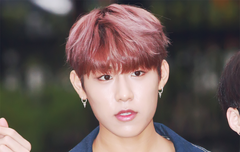 우진이ㅠㅠ요즘 컨디션 안좋은거같오ㅜ