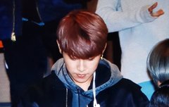 어제 팬싸퇴근 착장 넘 좋아....ㅠㅠㅠㅠㅠ