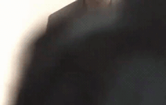 머리띠에 고통받는 우진이