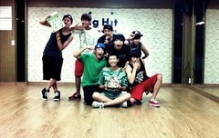 방타니들 데뷔전.초사진