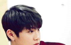 앞머리 요로케 정리하눈거 습관인듯