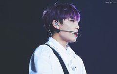 쨍한 보라색 머리두 잘어울려 ㅠㅠㅠㅠ