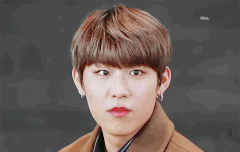 우진이 눈 깜빡임 자세히보면