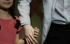 아버지손이랑 고사리손 조합ㅠㅠ