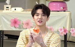 민기표정 너무 귀여워