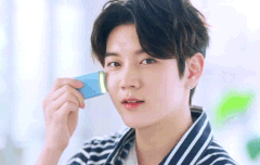 뉴이스트W가 광고하는 라비오뜨 밍기 움짤