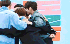 꺄 온도니 씰룩씰루욱~